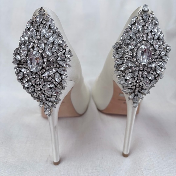 Badgley  Mischka white bridal stiletto,peep-toe shoes,embellished silver heel. - Picture 2 of 9